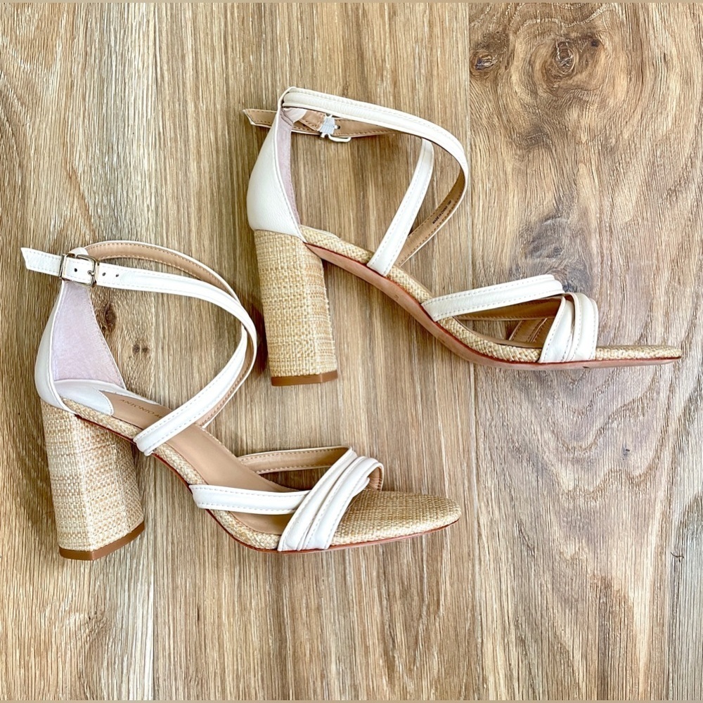 Antonio Melani Gemy Sweet Cream Strappy Block Heel Dress Sandals Size 10 LNC